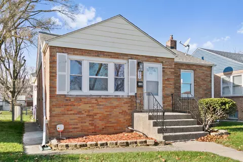 330 Paxton Ave, Calumet City, IL 60409