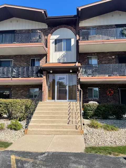 13919 James Dr #903, Crestwood, IL 60418