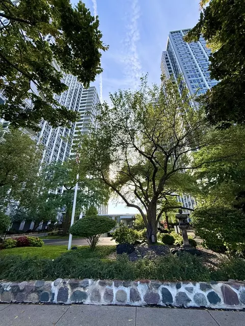 4250 N Marine Dr #2414, Chicago, IL 60613