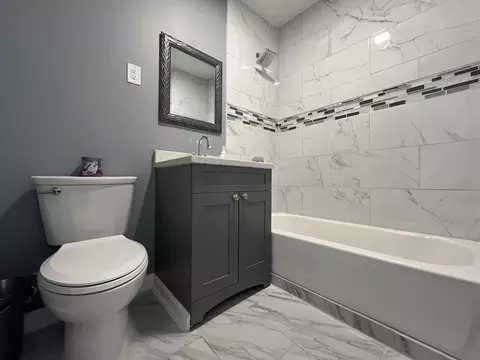 Bath - 733 Schomer Ave, Aurora, IL 60505 photo 1 of 1