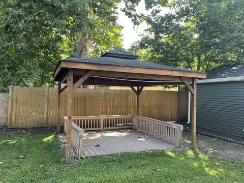 Exterior - 733 Schomer Ave, Aurora, IL 60505 photo 5 of 5