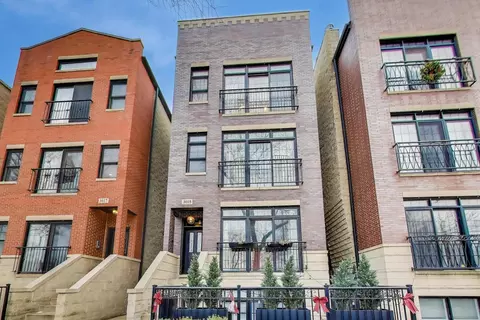 3015 N Damen Ave #3, Chicago, IL 60618
