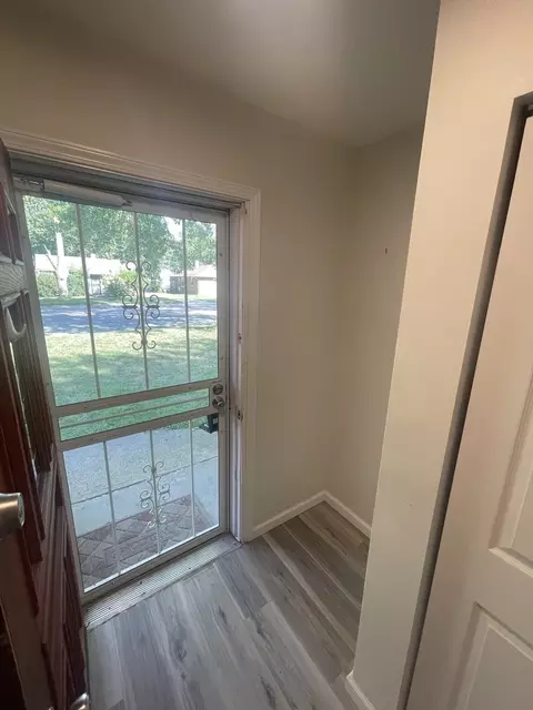 Entry Way - 535 N Webster Cir, Kankakee, IL 60901 photo 1 of 2