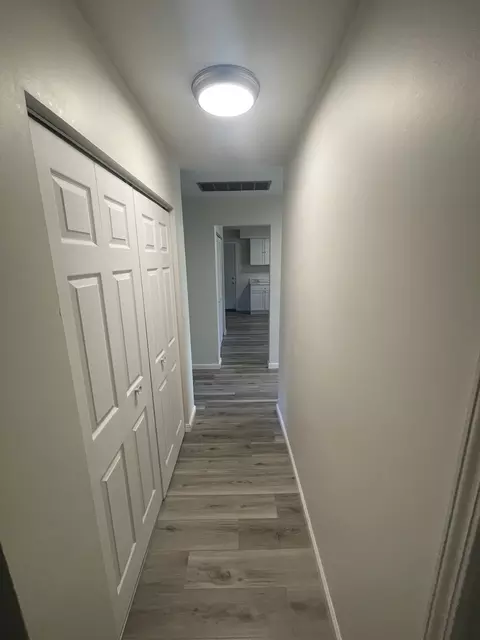 Entry Way - 535 N Webster Cir, Kankakee, IL 60901 photo 2 of 2