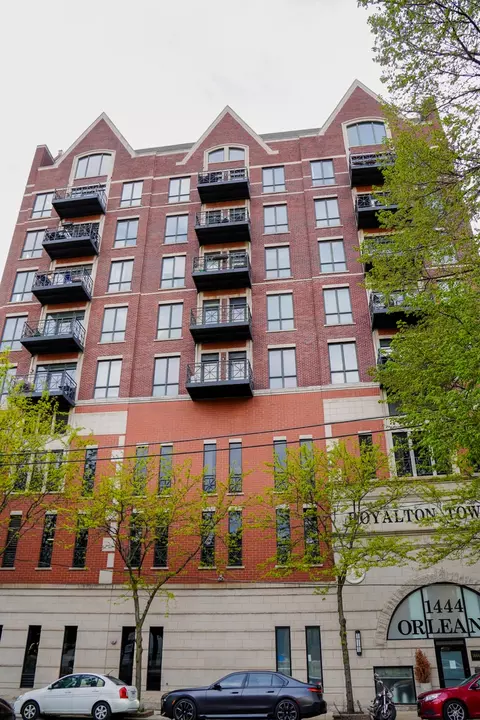 1444 N Orleans St #6E, Chicago, IL 60610