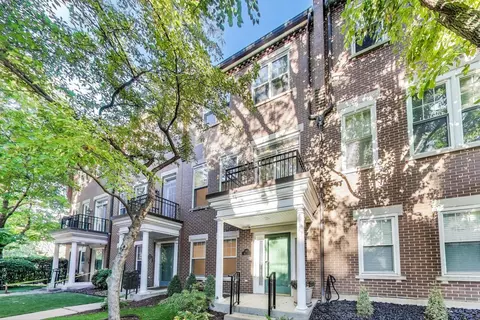 210 W Scott St #I, Chicago, IL 60610