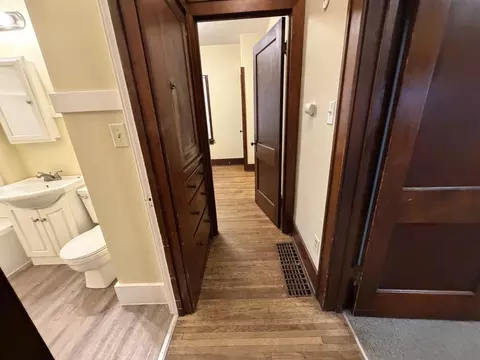 Entry Way - 705 W Olive St, Bloomington, IL 61701 photo 1 of 4