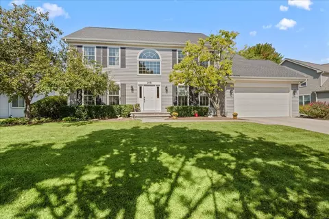 2091 School House Ln, Aurora, IL 60506