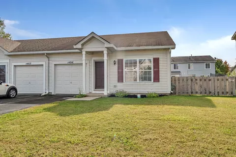 1404 Plantain Dr, Minooka, IL 60447