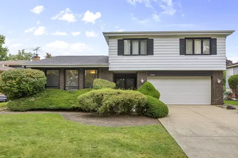 7948 Beckwith Rd, Morton Grove, IL 60053