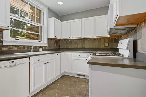 1306 S Fell Ave, Normal, IL 61761 photo 12