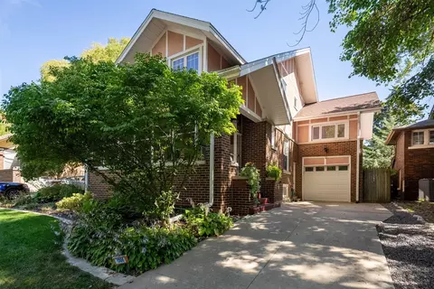 1306 S Fell Ave, Normal, IL 61761 photo 2