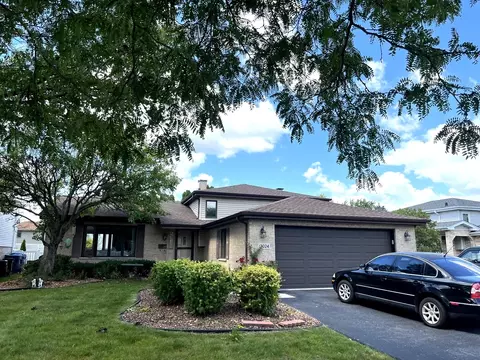 12024 S Van Beveren Dr, Alsip, IL 60803