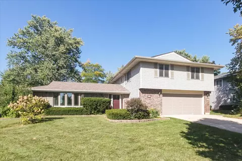 220 Kemah Ln, Schaumburg, IL 60193