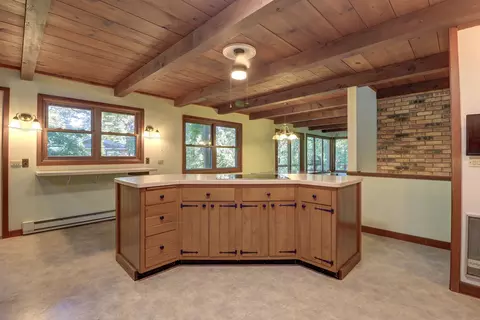 Kitchen - 20644 White Oaks Rd, Morrison, IL 61270 photo 3 of 4