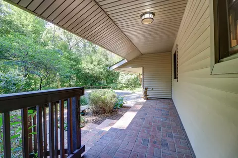 Exterior - 20644 White Oaks Rd, Morrison, IL 61270 photo 2 of 13