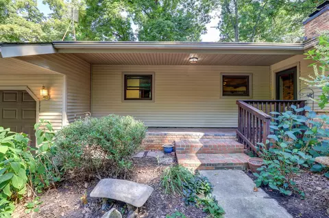 Exterior - 20644 White Oaks Rd, Morrison, IL 61270 photo 1 of 13