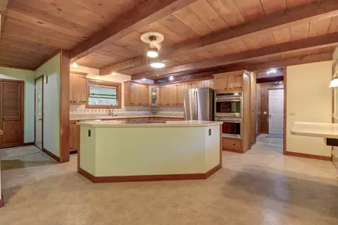 Kitchen - 20644 White Oaks Rd, Morrison, IL 61270 photo 4 of 4
