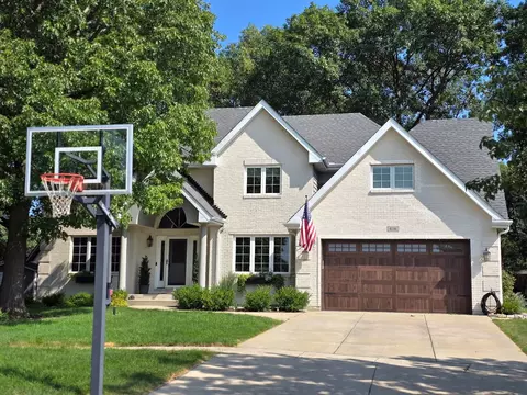 616 Carriage Ridge Ln, Lemont, IL 60439