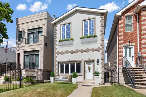 2432 W Ohio St, Chicago, IL 60612