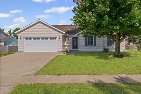 106 Juniper Dr, Mahomet, IL 61853