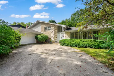18350 Carpenter St, Homewood, IL 60430