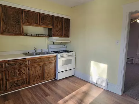 327 S State St, Lockport, IL 60441 photo 8
