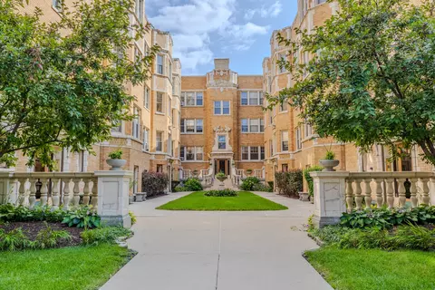 241 Washington Blvd #G, Oak Park, IL 60302