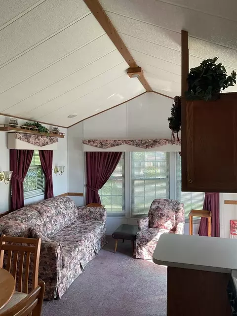 280 Misty Rdg, Mchenry, IL 60051 photo 4