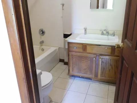 Bath - 305 E Comanche Ave, Shabbona, IL 60550 photo 1 of 1
