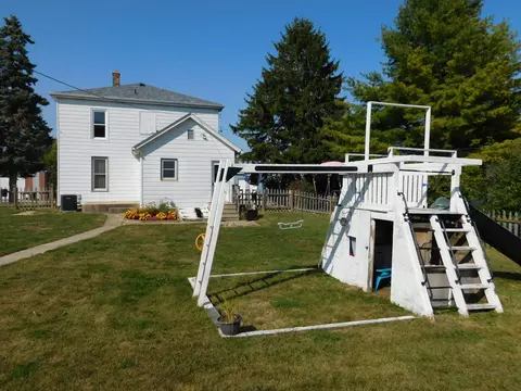 Exterior - 305 E Comanche Ave, Shabbona, IL 60550 photo 3 of 4