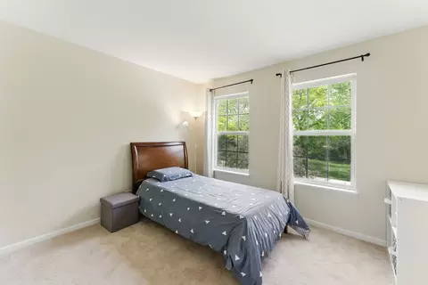 Bedroom - 904 Willow St, Itasca, IL 60143 photo 1 of 3