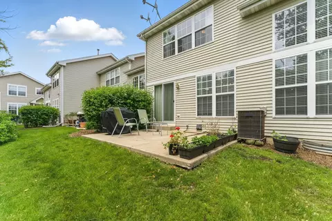 Exterior - 904 Willow St, Itasca, IL 60143 photo 4 of 4