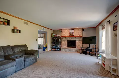 Living - 1904 Pebble Beach Dr, Plainfield, IL 60586 photo 1 of 2