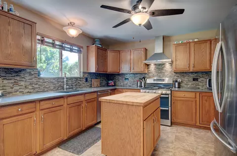 Kitchen - 1904 Pebble Beach Dr, Plainfield, IL 60586 photo 1 of 2