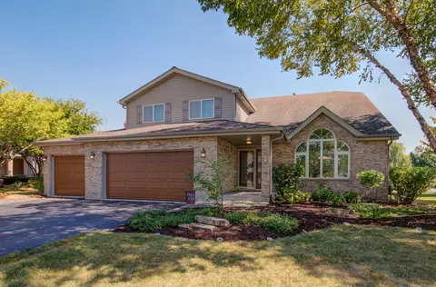 Exterior - 1904 Pebble Beach Dr, Plainfield, IL 60586 photo 2 of 6