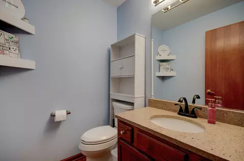 Bath - 1904 Pebble Beach Dr, Plainfield, IL 60586 photo 1 of 3