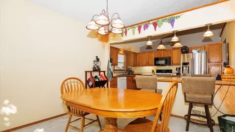 209 W Raab Rd, Normal, IL 61761 photo 9