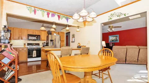 209 W Raab Rd, Normal, IL 61761 photo 3