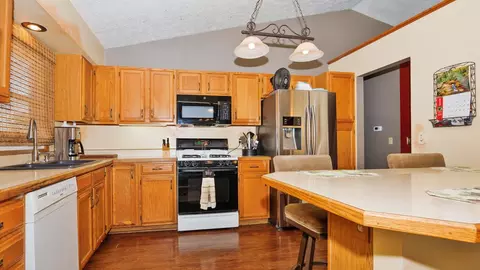 209 W Raab Rd, Normal, IL 61761 photo 10