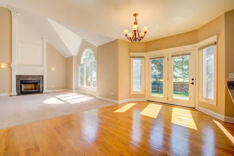 25764 W Sunnymere Dr, Plainfield, IL 60585 photo 2