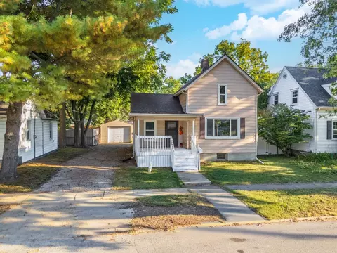 608 Harris St, Normal, IL 61761