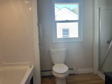 Bath - 23 S Worth Ave, Elgin, IL 60123 photo 1 of 2
