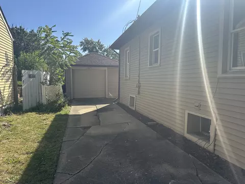 Exterior - 23 S Worth Ave, Elgin, IL 60123 photo 2 of 5