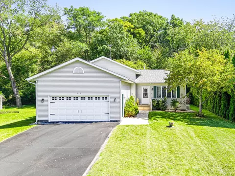 119 Drew Ct, Poplar Grove, IL 61065