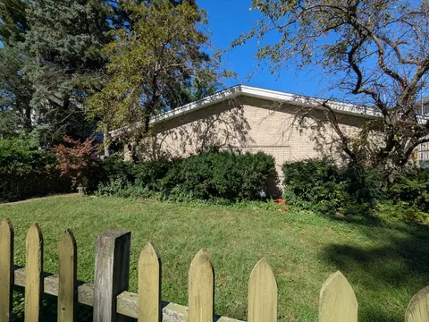 1958 W Morse Ave #B, Chicago, IL 60626