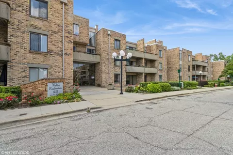 1926 Prairie Sq #328, Schaumburg, IL 60193
