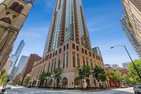 21 E Huron St #1101, Chicago, IL 60611