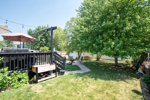 Exterior - 1818 Olde Mill Rd, Plainfield, IL 60586 photo 6 of 7