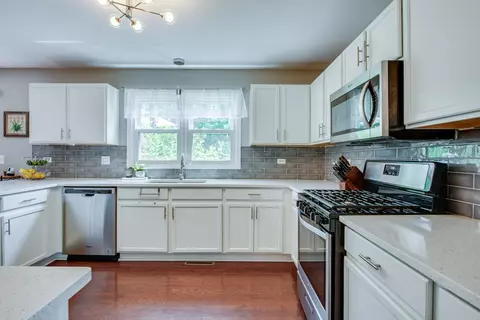 Kitchen - 1818 Olde Mill Rd, Plainfield, IL 60586 photo 1 of 5